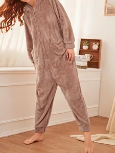 Cómodo pijama enterizo de felpa con capucha para mujer, ropa de estar por casa invierno.