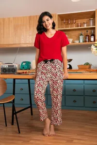 Women short sleeve sleepwear set summer casual V-neck top and leopard print lounge pants.