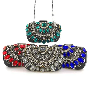 Sac de soirée luxueux en strass pochette perles cristal scintillantes vue détaillée