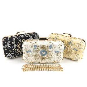 Borsa da sera pochette con perline e strass fatta a mano con catena per donna