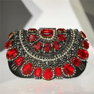 Magnifique sac de soirée pochette avec cristaux perlés et strass rouges pour femmes