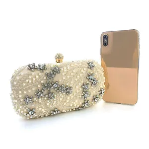 Prachtige avondtas met kralen en strass steentjes, elegant design voor feestelijke.