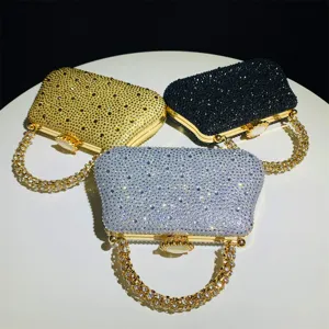 Pochette de soirée élégante en strass pour femme, sac à main luxueux en cristal étincelant.