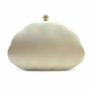 Elegante satijnen avondtas clutch met strass bal sluiting voor dames bruiloft feest.