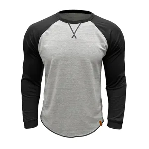 Vue rapprochée du t-shirt à manches longues raglan bloc de couleur noir et gris.