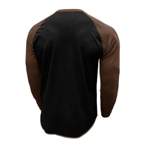 Détails de vue arrière du sweat-shirt col rond à manches longues bloc de couleur.
