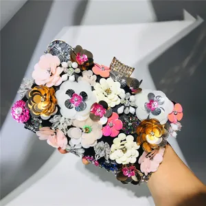 Handmade floral sequin beaded evening clutch bag for women, exquisite party handbag.