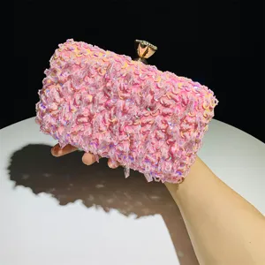 Roze pailletten avondtas, handgemaakte kralen bruidstas, elegante feest handtas details.