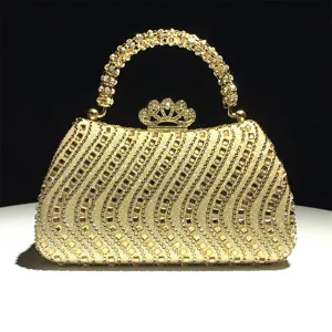 Lujoso bolso de noche con pedrería y cierre de corona, elegante cartera de mano para fiesta.