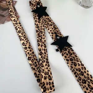 Cintura stampata leopardata retro americana con borchie a stella nere, accessorio chic.