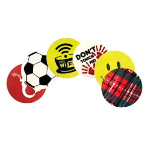 Set di copricapezzoli stampati usa e getta con motivi carini come calcio, smiley faccine e tartan.