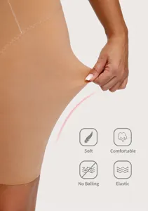 Dettaglio di corsetto modellante a vita alta, intimo snellente senza cuciture color carne.