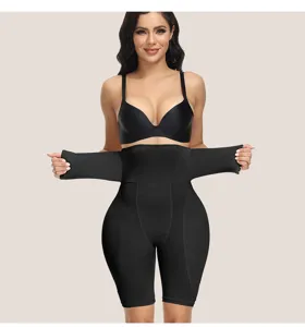 Dettaglio di corsetto modellante nero a vita alta, pantaloncini snellenti per sollevare fianchi.