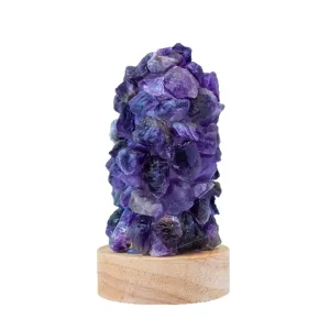 Natuurlijk amethist kristal grind nachtlampje met houten basis, USB slaapkamer lamp.