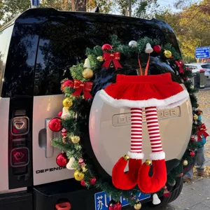 Décoration de suspension de voiture de jambes de elfe de Noël rayée rouge et blanche peluche