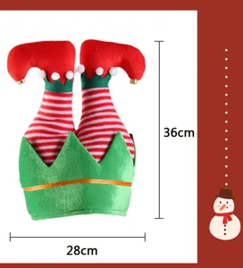 Kerst elf benen hoed detail, rood witte strepen met groene rand, maat 36x28cm.