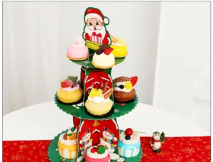 Kerst 3-laags papieren cupcake houder in detail, feestelijke dessert display standaard.
