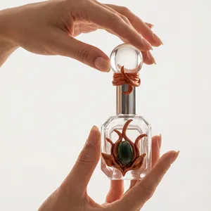 Bottiglia di Profumo in Vetro Fatta a Mano Con Sfera in Cristallo Naturale Dosatore per Oli Essenziali Flacone Spray Ricaricabile