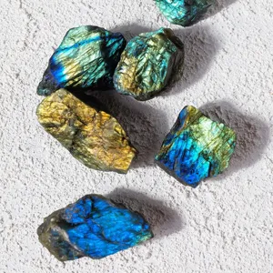Natürliche Labradorit Rohsteine Set Kristall Mineralien für DIY Deko und Heilsteine.