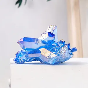 Blaues Aura-Quarz Kristall Stufen Mineral, galvanisierter Schmuckstein für Heimdekoration.
