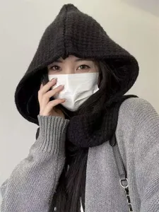 Sciarpa cappuccio maglia nera inverno calda berretto donna abbigliamento vista dettaglio