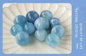 Natürlicher Aquamarin Kristallkugel 2cm handgemachte polierte Edelsteine Feng Shui Dekoration.