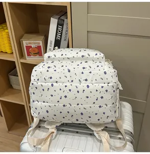 Casual floral print backpack for women and students, lightweight daily casual school bag.