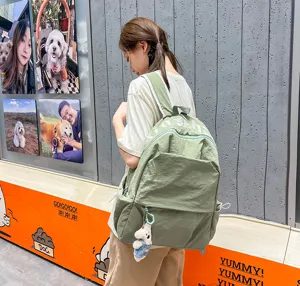 Details of the Korean style casual commuter backpack, large capacity nylon school bag.