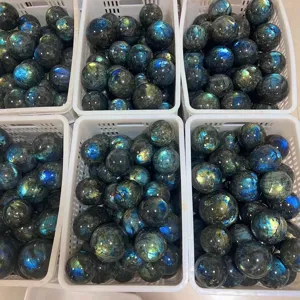 Natürlicher Labradorit Kristallkugel Feng Shui Ball polierter Edelstein für Heimdekoration