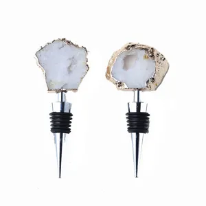 Natürlicher Achat Geode Weinverschluss Galvanisierter Rand Kristall Achat Rohstein Wiederverwendbarer Weinflaschenstopfen Für Bar