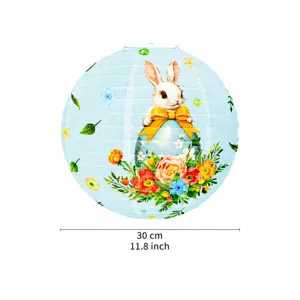 Détail de lanterne en papier motif lapin et œuf de Pâques, décoration suspendue 30cm.