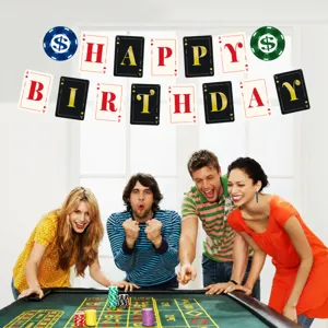 Detalles de la escena del cartel de decoración de fiesta temática de casino, cartas y fichas.