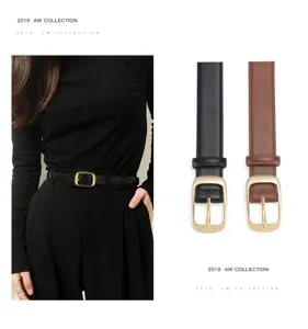 Ceinture en cuir vintage pour femme avec boucle carrée métallique, élégante pour robe jeans.