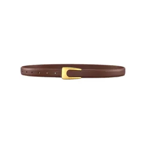Eleganter Damen Ledergürtel stilvolles minimalistisches Modeaccessoire für Anzüge.
