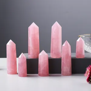 Colonnes de points de cristal de quartz rose naturel pour guérison, feng shui et déco.