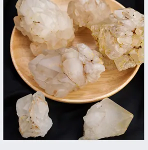 Natürliches rohes weißes Quarz Kristall Cluster Mineral Exemplar für Heilung Dekoration.