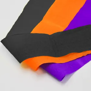 Ensemble de rouleaux de papier crêpé coloré pour fête d'Halloween et décoration vitrine.