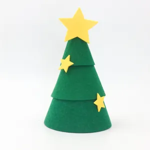 Mini Filz Weihnachtsbaum Hut mit gelben Sternen, schönes Party Kostüm Zubehör für Kinder.