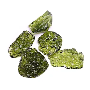Natürlicher Moldavit Rohstein Anhänger Kristall Mineralien Proben Sammlung Geschenk 5Stk