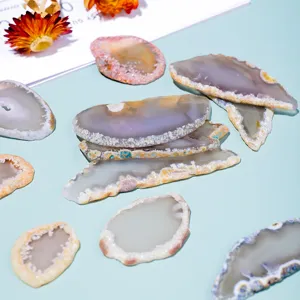 Tranches d'Agate Naturelle Polies Pierre de Géode en Cristal pour Artisanat DIY Décoration de Table Ornement de Bureau Spécimen Minéral