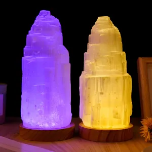 Natürliche Selenit Kristall Turm Nachtlicht mit Holzsockel, LED Nachttischlampe für Raumdekor.