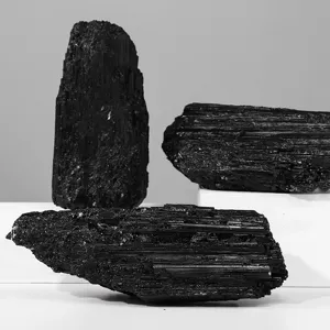 Natürlicher schwarzer Turmalin Rohstein Kristall Mineral Probe Dekoration im Großhandel.