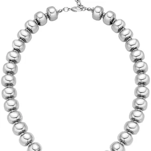 Collier en perles metalliques argentees bijou de mode tendance pour femme style quotidien
