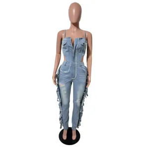 Mono vaquero sin mangas sexy para mujer con detalles de flecos, talle recortado y cremallera frontal.