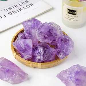 Natürlicher roher Amethyst Kristall Stein, ideal für Heimdekoration und Aquarien.