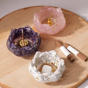Natuerlicher Kristallstein Harz Lotus Raeucherstaebchenhalter Set mit Goldfolie fuer Tischdeko.