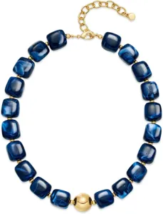 Collier statement en perles de résine bleue avec accents métalliques dorés et fermoir
