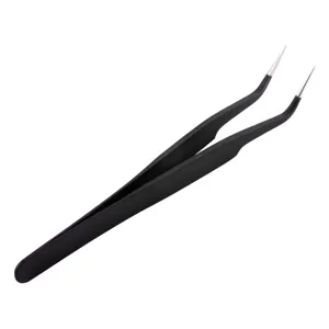 Präzise schwarze gebogene Pinzette Detail, antistatische Spitze für Nailart & Wimpern.