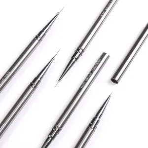 Professioneller Nagel-Liner-Pinsel aus Metall mit Gunmetal-Aluminiumgriff für feine Nail-Art.