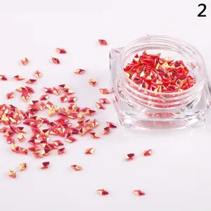 3D Rauten Nagelkunst Pailletten holografische rote Diamant Strasssteine für DIY Maniküre